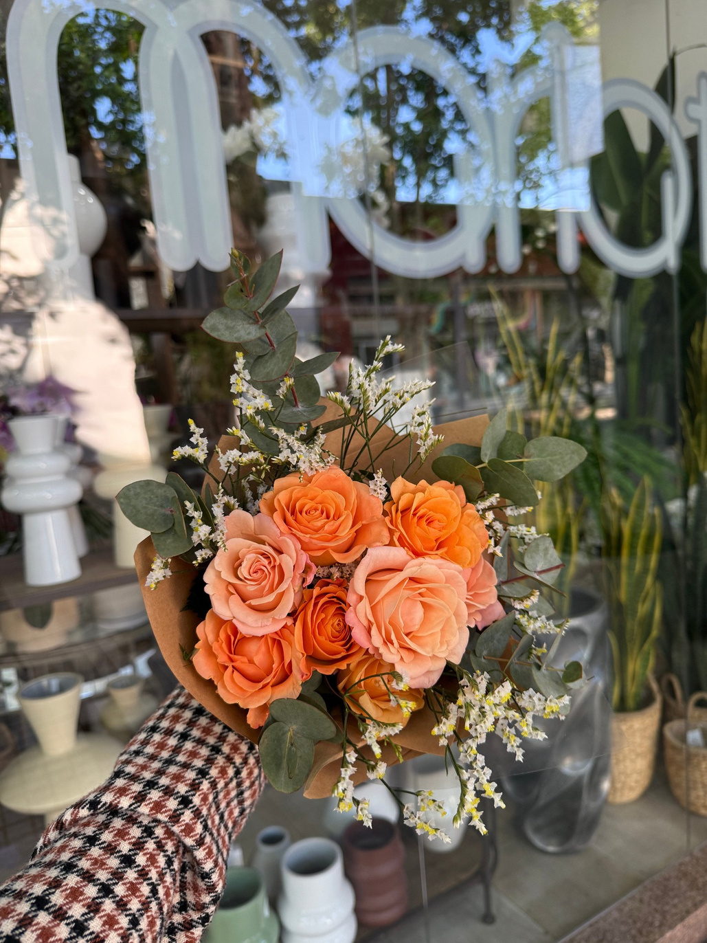 Arreglo floral petite con rosas spray