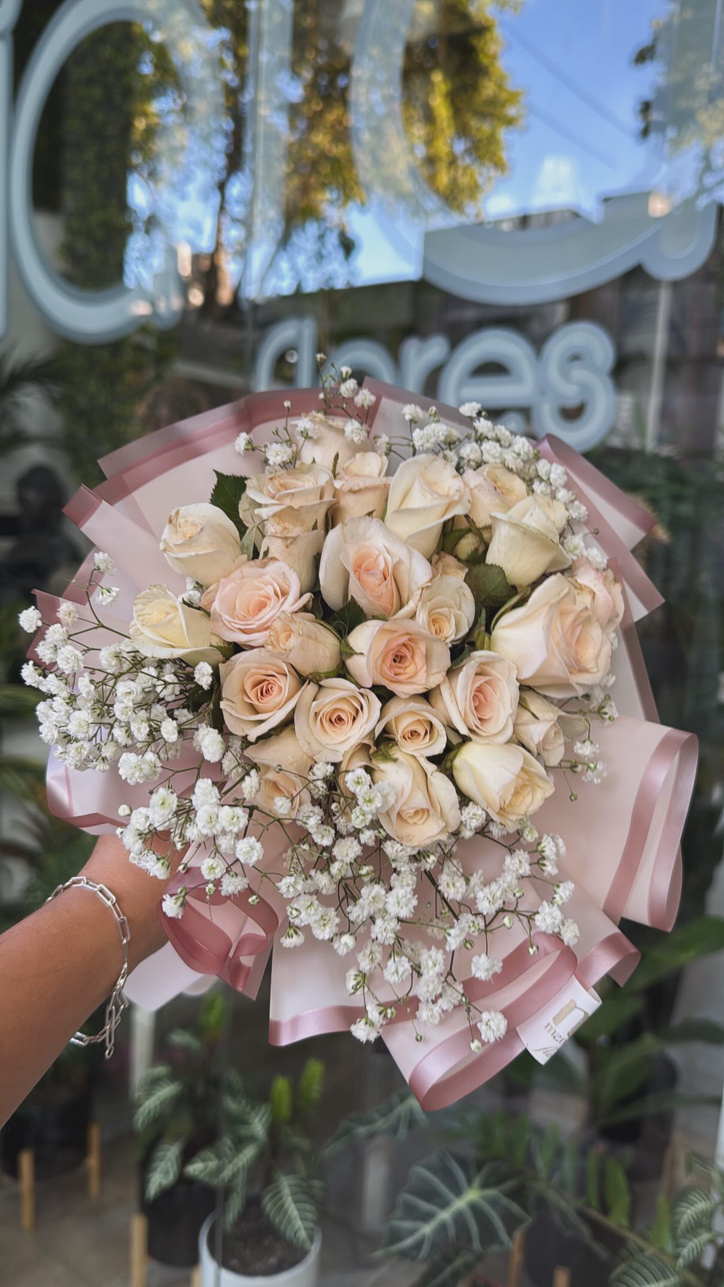 Ramo floral petite de rosas spray