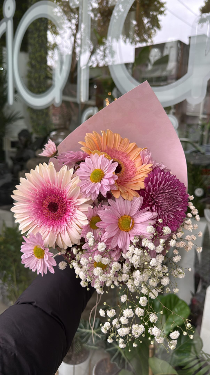 Ramo floral de gerberas y margaritas