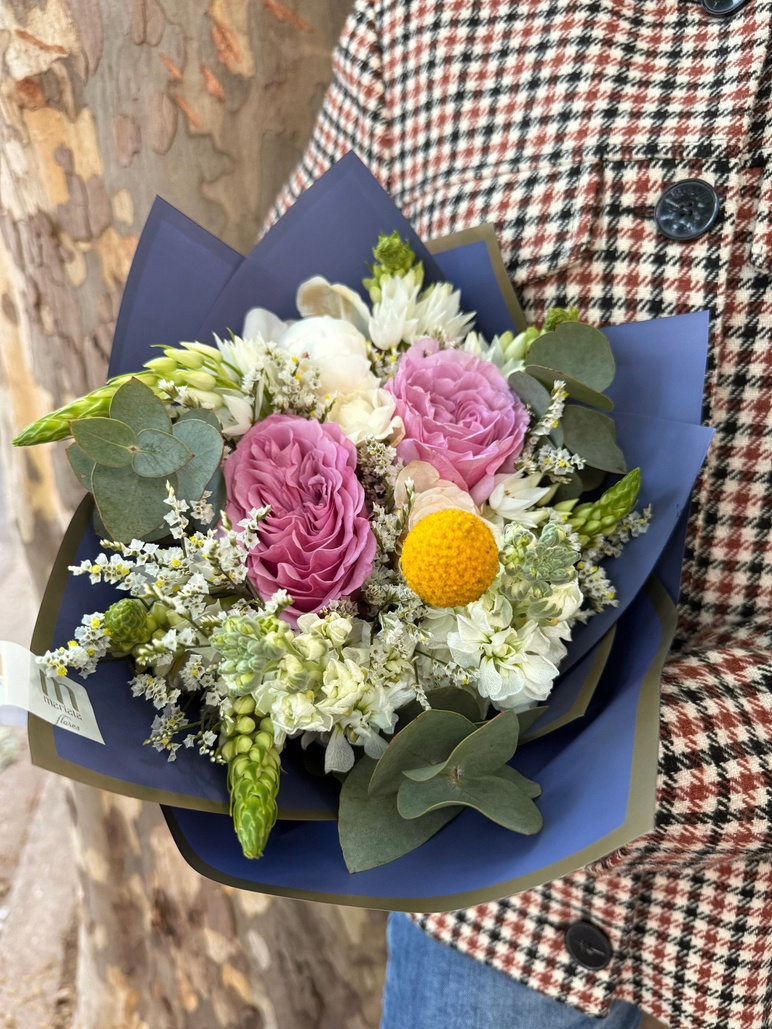 Rosas inglesas + ornithogalum + craspodia